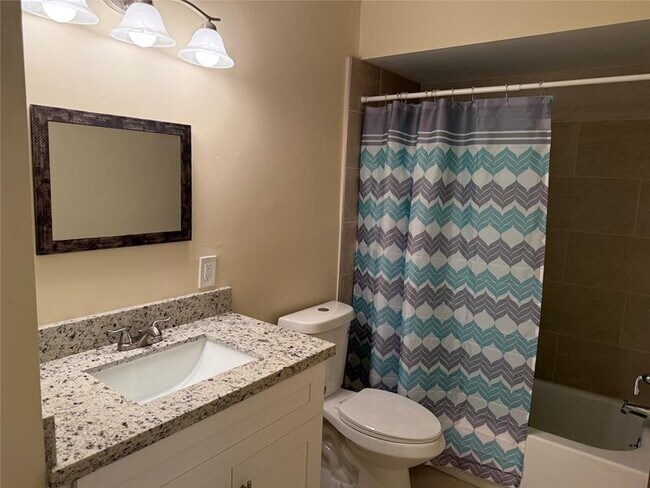 Foto del edificio - 1450 N Riverside Dr