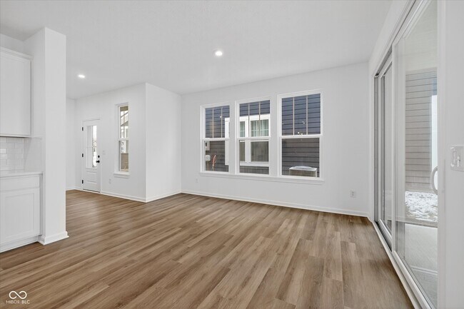 Foto del edificio - 15994 Meadow Frost Ct