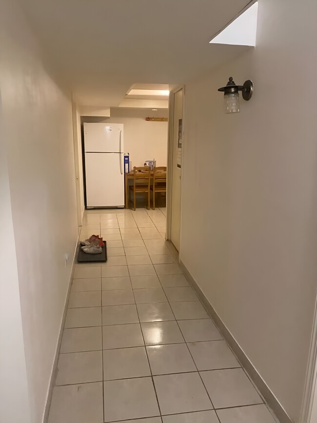 Building Photo - 54 Chilmar Cres
