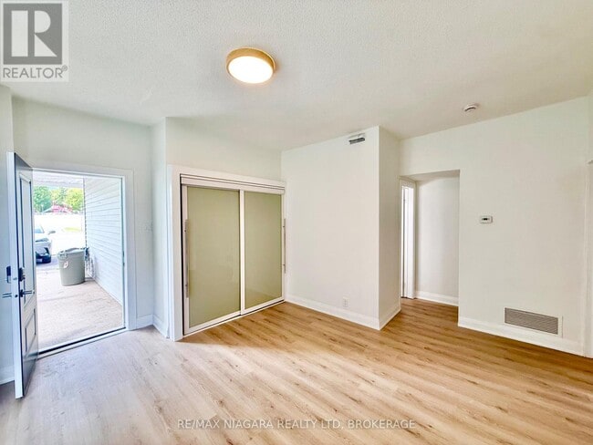 Building Photo - 4674 Zimmerman Ave