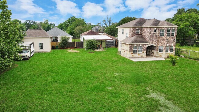 Foto del edificio - 2608 Bostic St