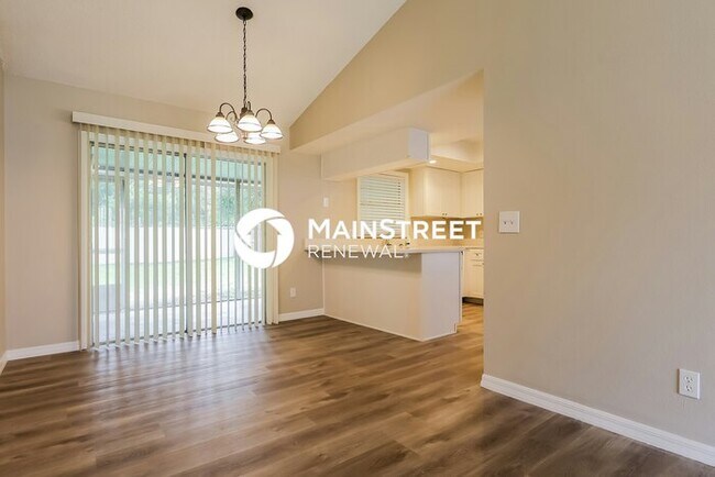 Building Photo - 3 Bedroom Pet-Friendly Home in Brandon, FL with Main Street Renewal