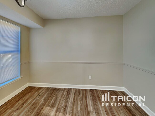Foto del edificio - 2608 Misty Cove Pl NE