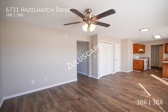 Foto del edificio - 6731 Hazelhatch Dr