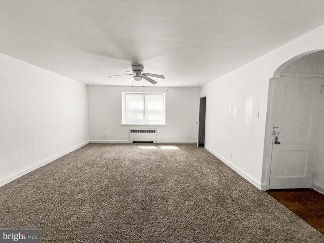 Foto del edificio - 5971 Woodcrest Ave