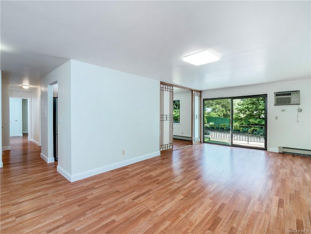 Primary Photo - 555 Central Park Ave