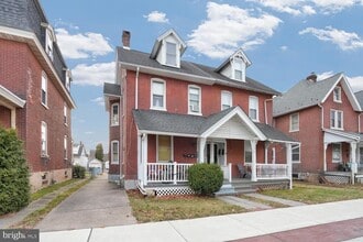 Building Photo - 174 E Main St