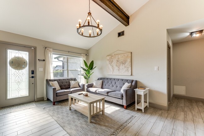 Photo - 128 Loredo Ln House