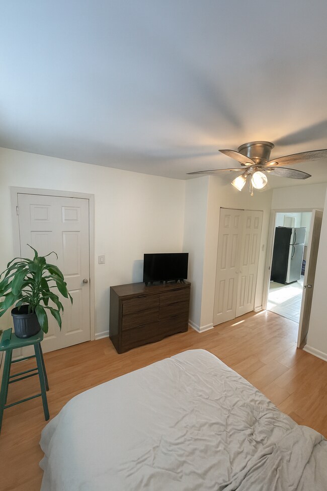 Fotografía del edificio - 85 Laidlaw Ave