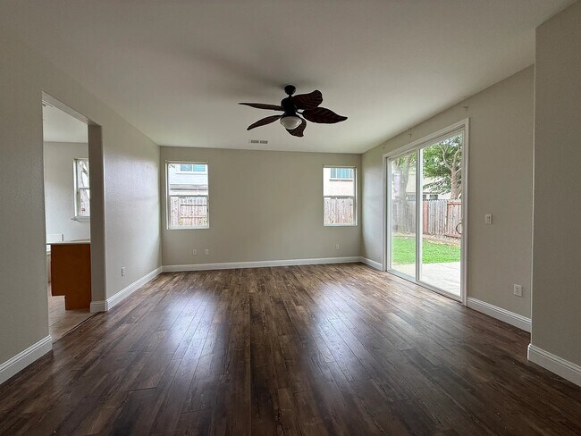 Building Photo - 4081 Aragon Way