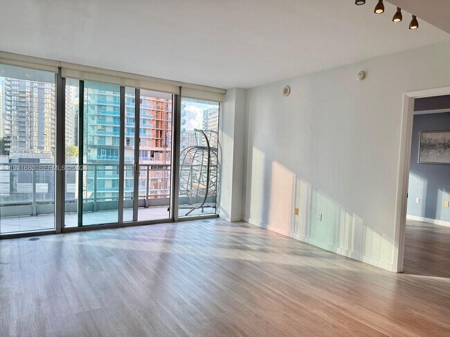 Foto del edificio - 92 SW 3rd St