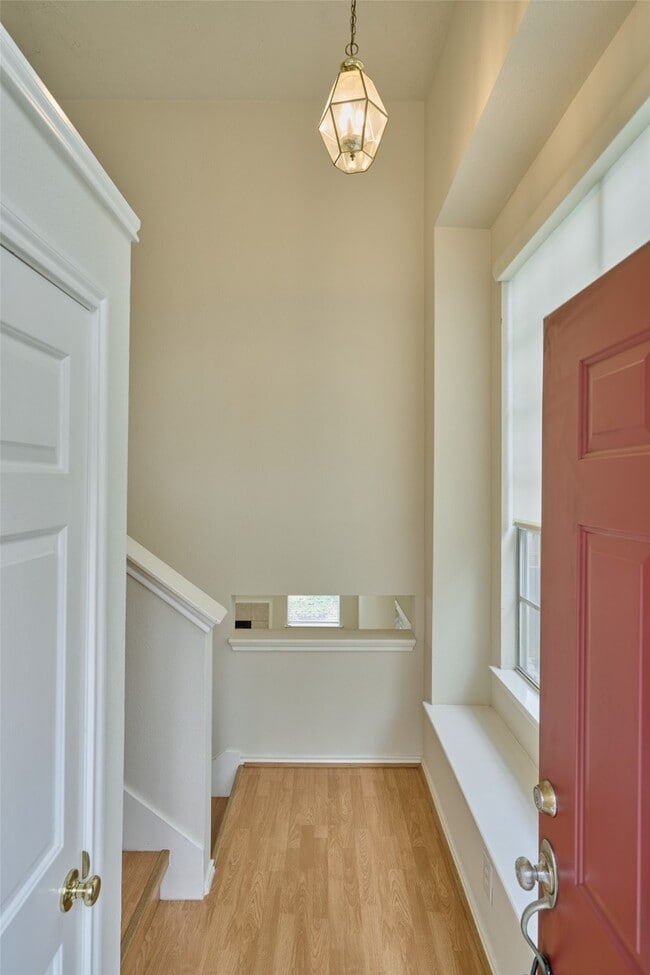 Foto del edificio - 298 Sentry Maple Pl