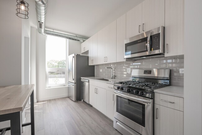 Foto del edificio - 2405 W Hutchinson St
