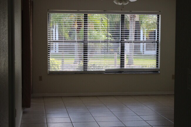 Foto del edificio - 404 Bouchelle Dr