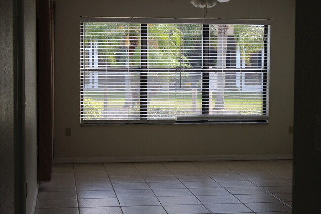 Building Photo - 404 Bouchelle Dr