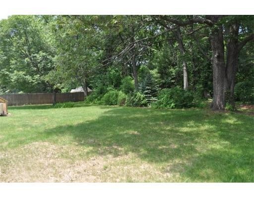 Foto del edificio - 50 Helen Dr