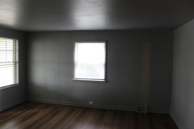 Building Photo - Available Now! Swartz Creek Schools!