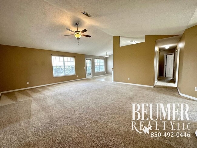 Building Photo - Spacious 3 bd/2 ba Open Floor Plan Home fo...