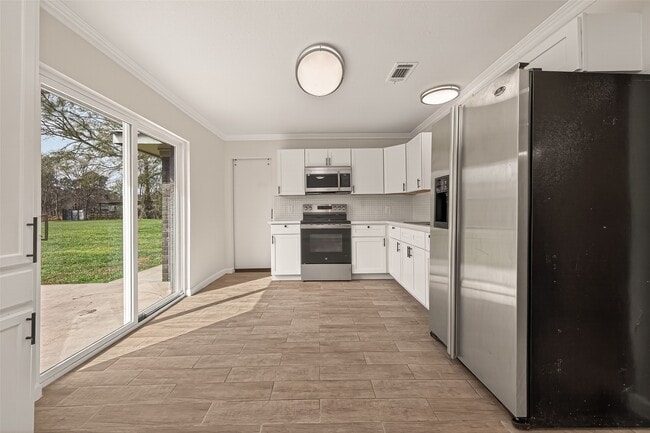 Building Photo - 25409 Pebble Dr