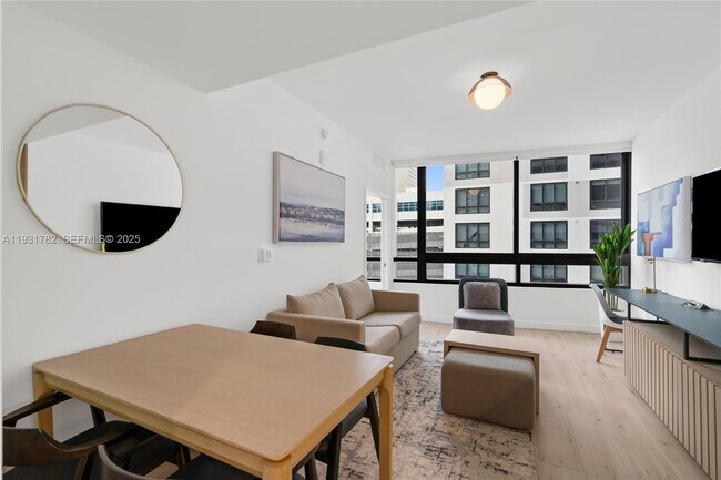 Foto del edificio - 225 N Miami Ave