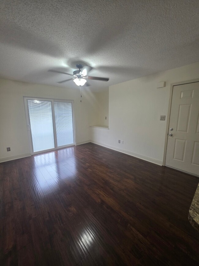 Building Photo - 4780 Pontchartrain Dr