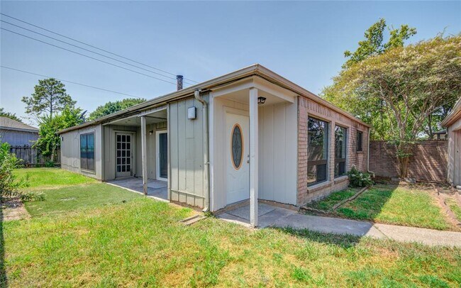 Foto del edificio - 9322 Beringwood Dr