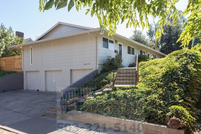 Building Photo - GPM475 - SE Woodward St (T1)