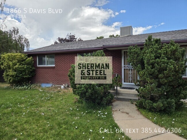 Foto del edificio - 1866 S Davis Blvd