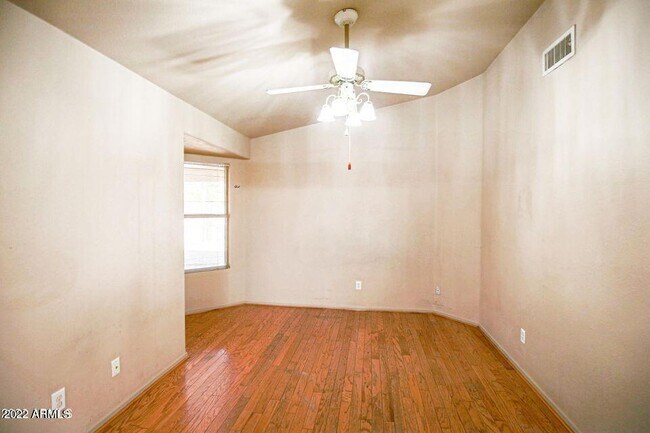 Foto del edificio - 2337 N 123rd Ln