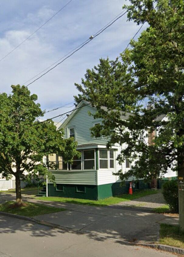 Foto del edificio - 727 W Court St