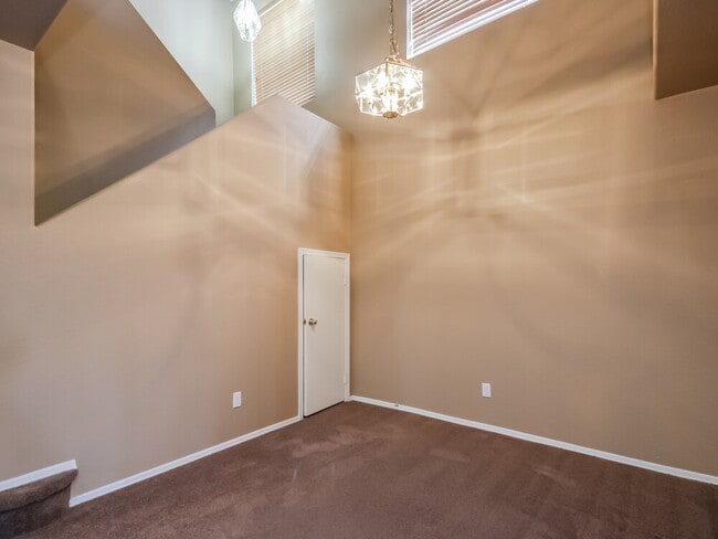 Building Photo - 250 W Juniper Ave