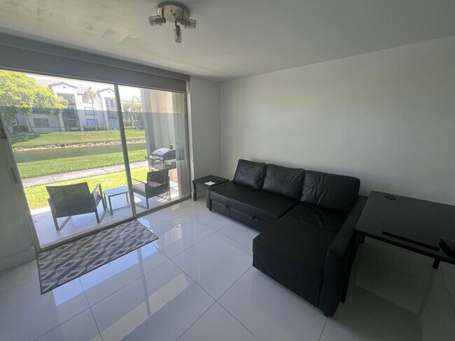 Foto del edificio - 4520 NW 107th Ave