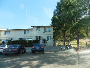 Building Photo - 107 NE Atkinson Ct