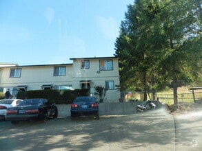 Building Photo - 107 NE Atkinson Ct