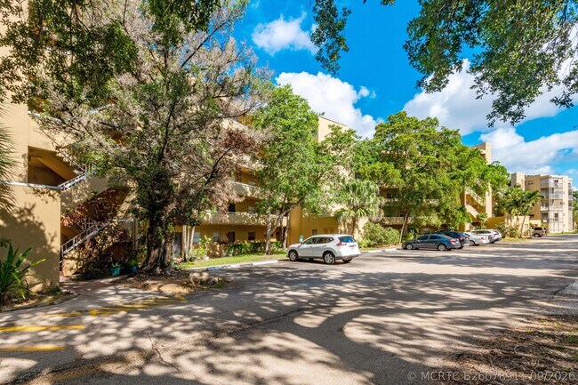 Foto del edificio - 4111 Stirling Rd