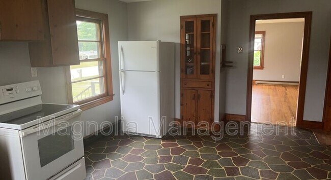 Foto del edificio - 1935 Raleigh Rd