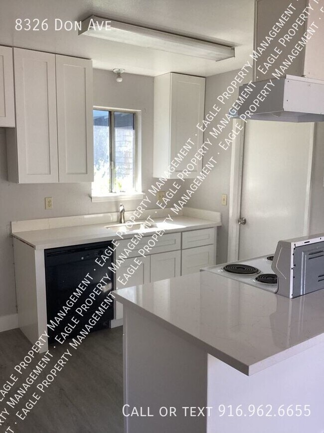 Building Photo - 3/2 updated property in Stockton