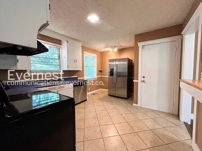 Foto del edificio - 4908 Briarwood Dr