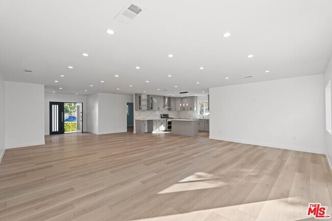 Foto del edificio - 19206 Erwin St