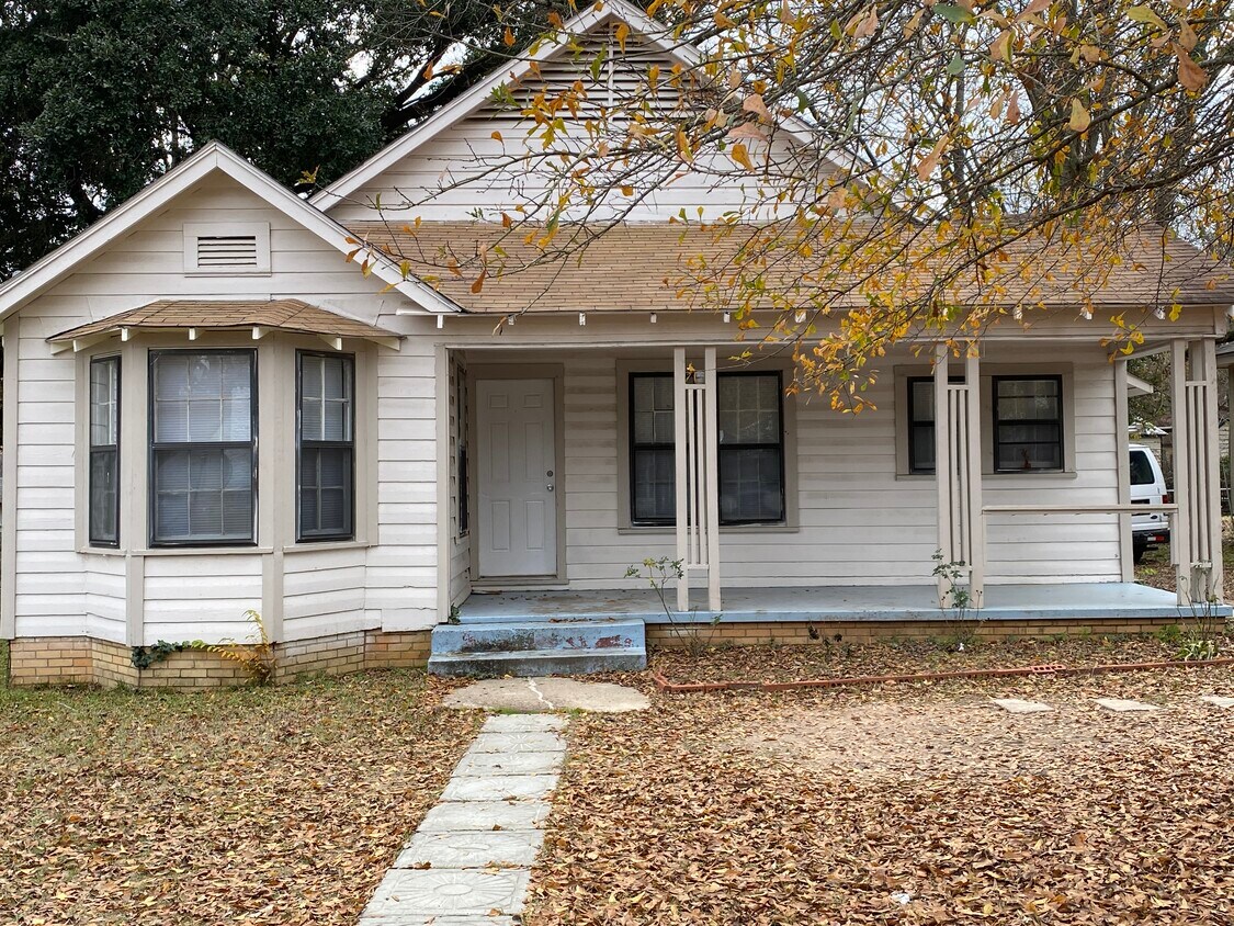 Primary Photo - 604 E Buchanan Ave