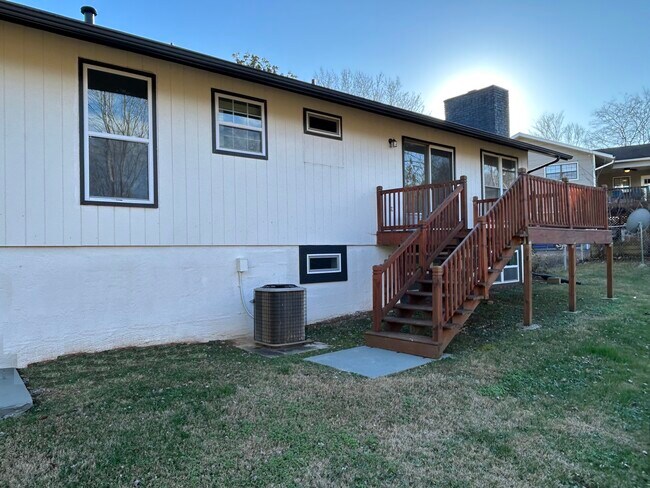 Foto del edificio - 244 Newport Rd