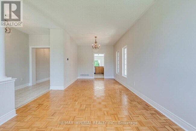 Photo du bâtiment - 4916 Huron Heights Dr