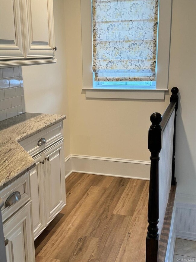 Building Photo - 22 W 1st St