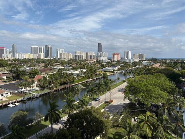 Building Photo - 3600 Yacht Club Dr