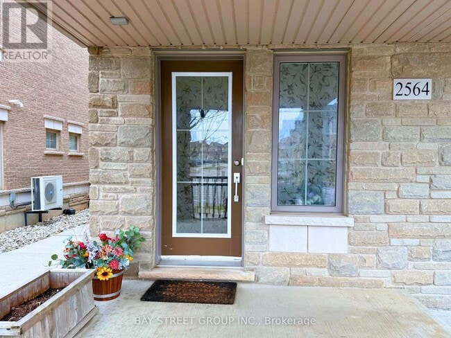 Building Photo - 2564 Grand Oak Trail