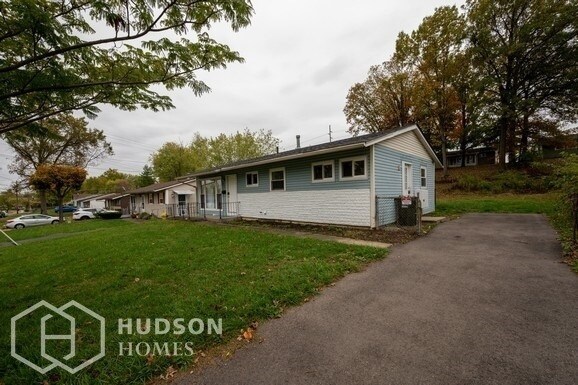 Building Photo - 2641 Topeka St