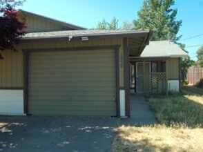 Building Photo - 1850 Hile Ave