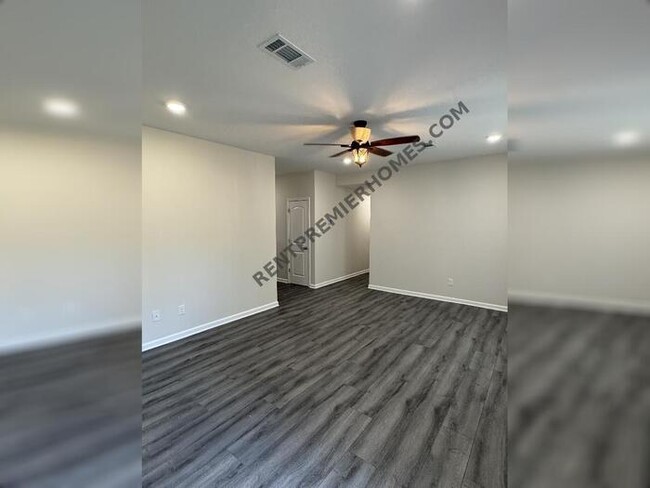 Building Photo - 14 Edward Dr