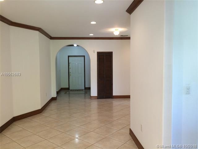 Foto del edificio - 1055 NE 85th St
