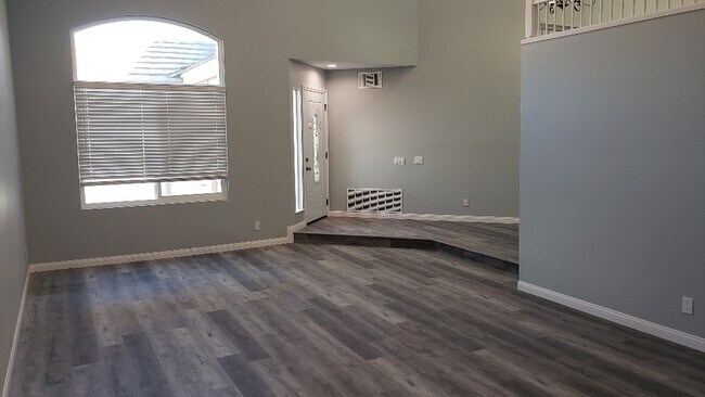 Foto del edificio - 15692 Live Oak Rd